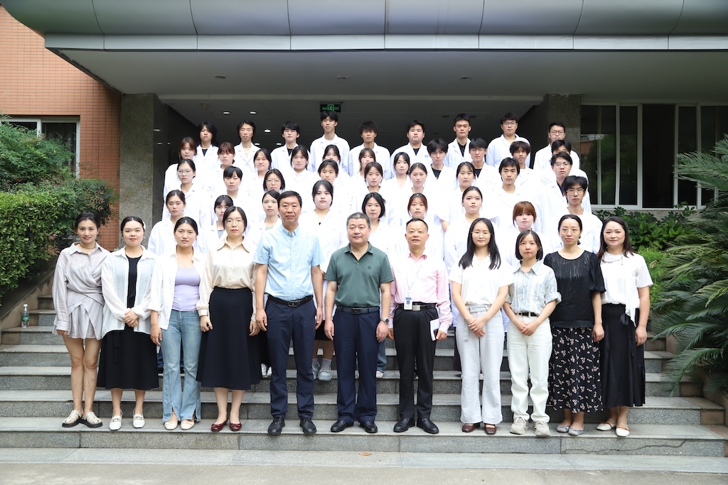 第二届成都市成华区中医医院中医康复学徒制班顺利举行开班仪式