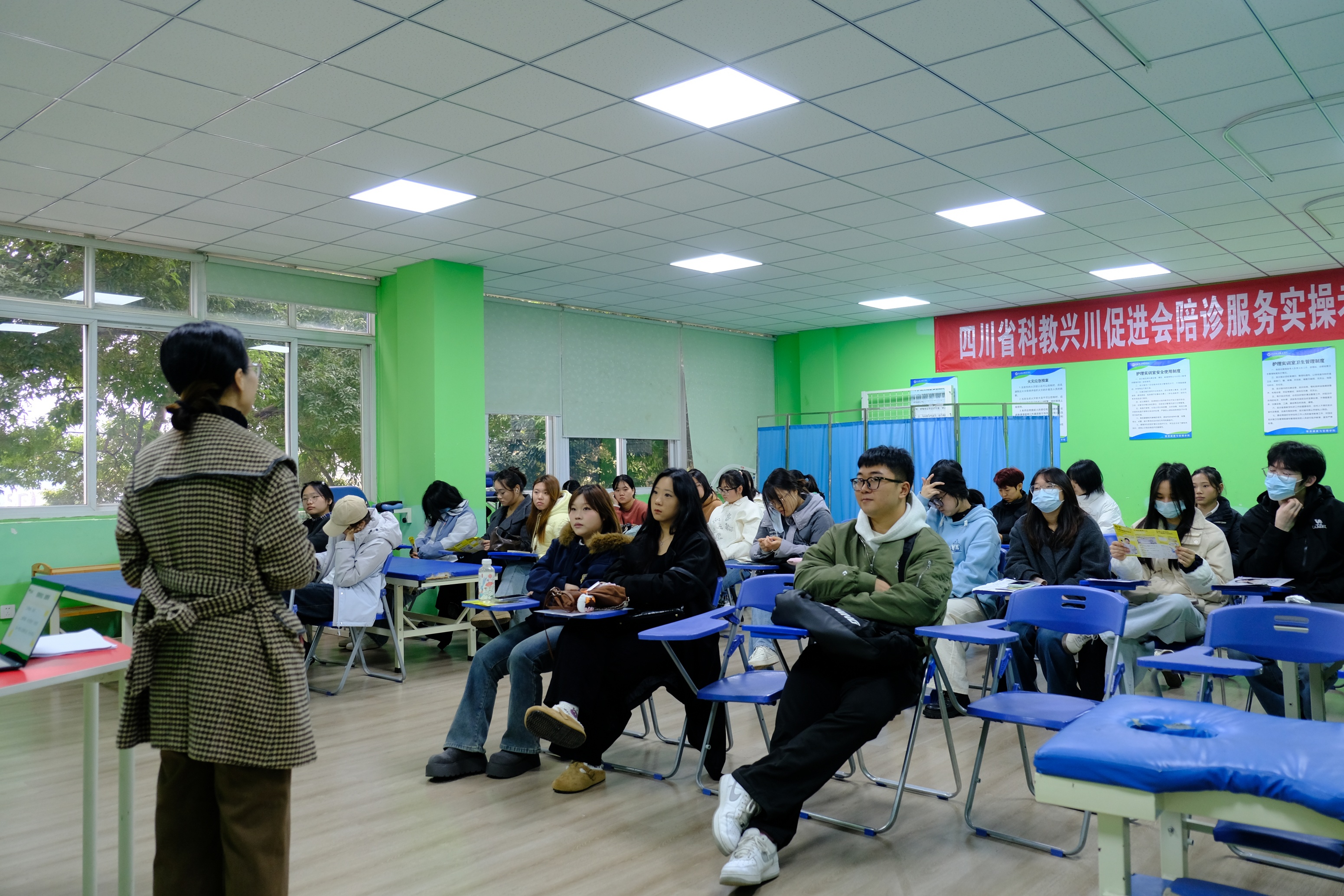 智慧健康与管理学院成功举办中医康复技术专业就业宣讲会