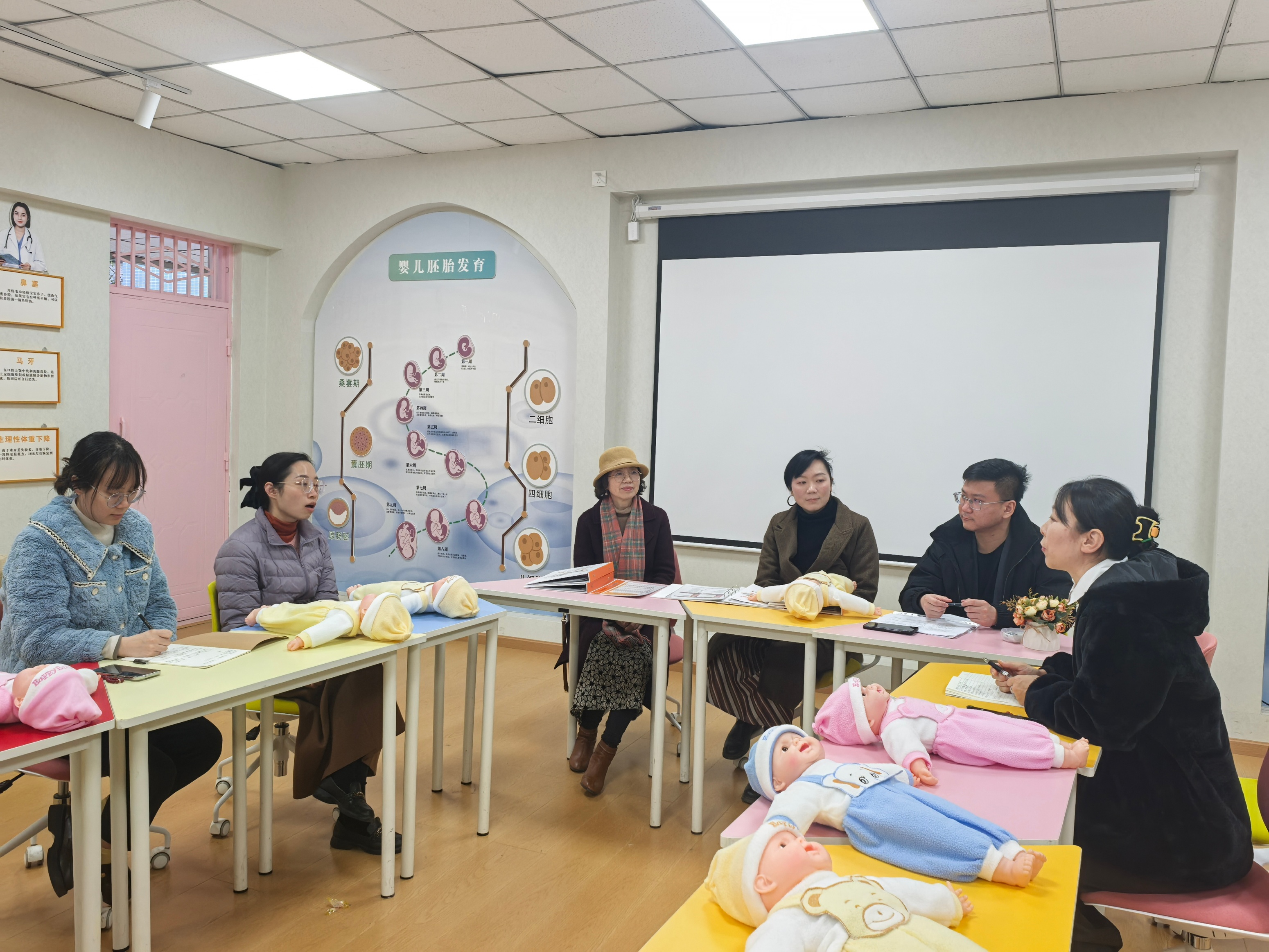 校企合作共谋发展迈腾科创云谷代表到访智慧健康与管理学院交流